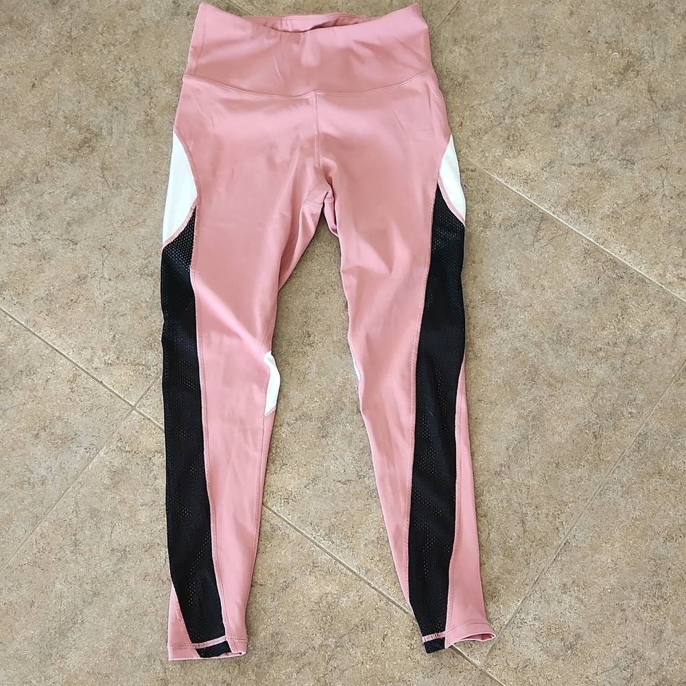 ✨Chic Pink & Black Women’s Leggings – Comfy & Sporty✨